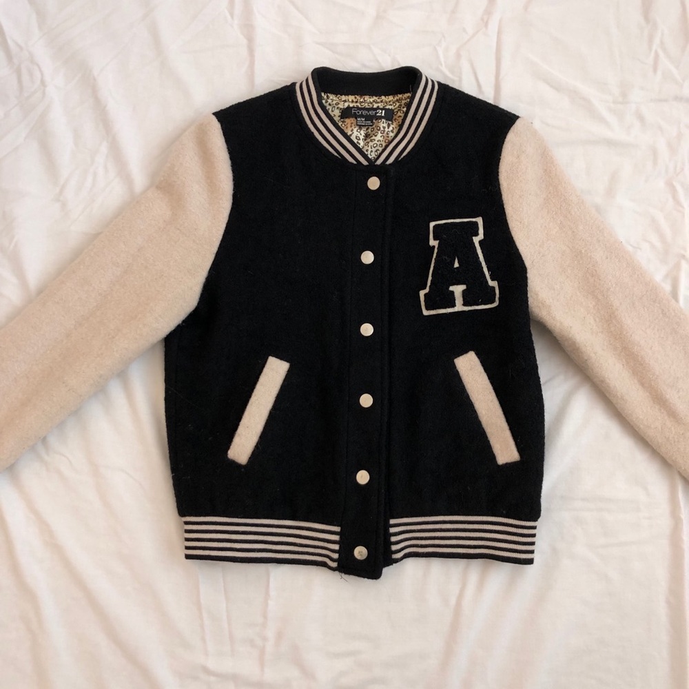 ♡FOREVER 21 VARSITY JACKET♡